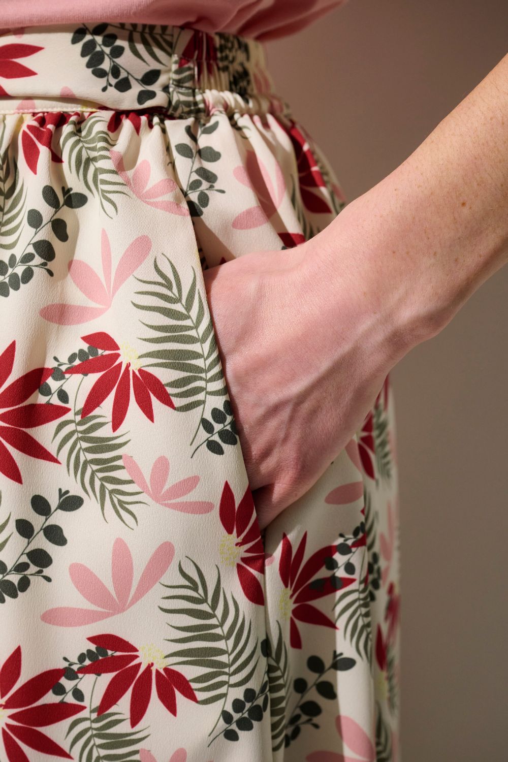 Jupe anti-UV - Positano à motifs floraux, pour femme, offrant confort et protection solaire UPF 50+.
