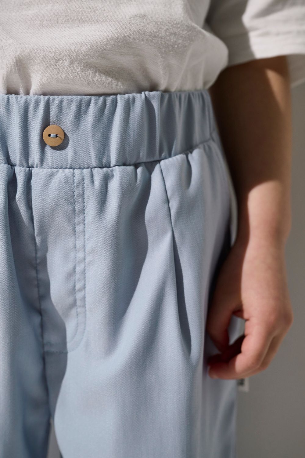 Pantalon anti-UV - Faro bleu pour enfant, léger et respirant, avec protection solaire UPF 50+ pour jouer au soleil.