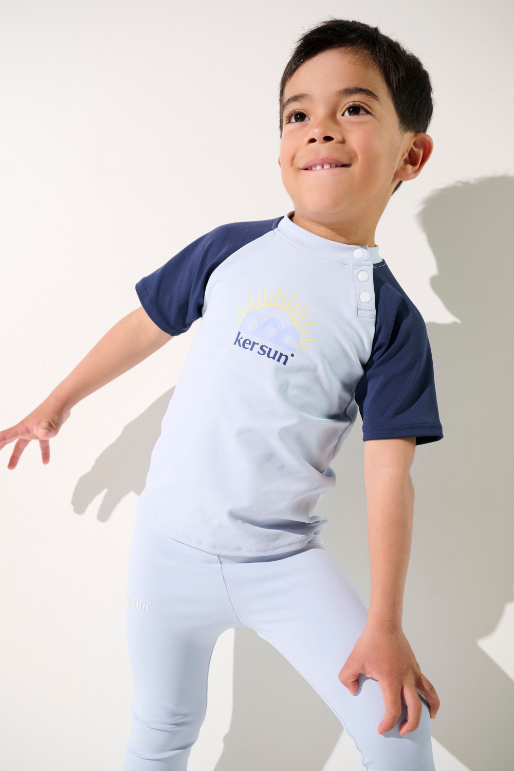 T-shirt de bain anti-UV - Samoa pour garçon, coloris bleu clair, léger et UPF 50+ pour protection solaire.