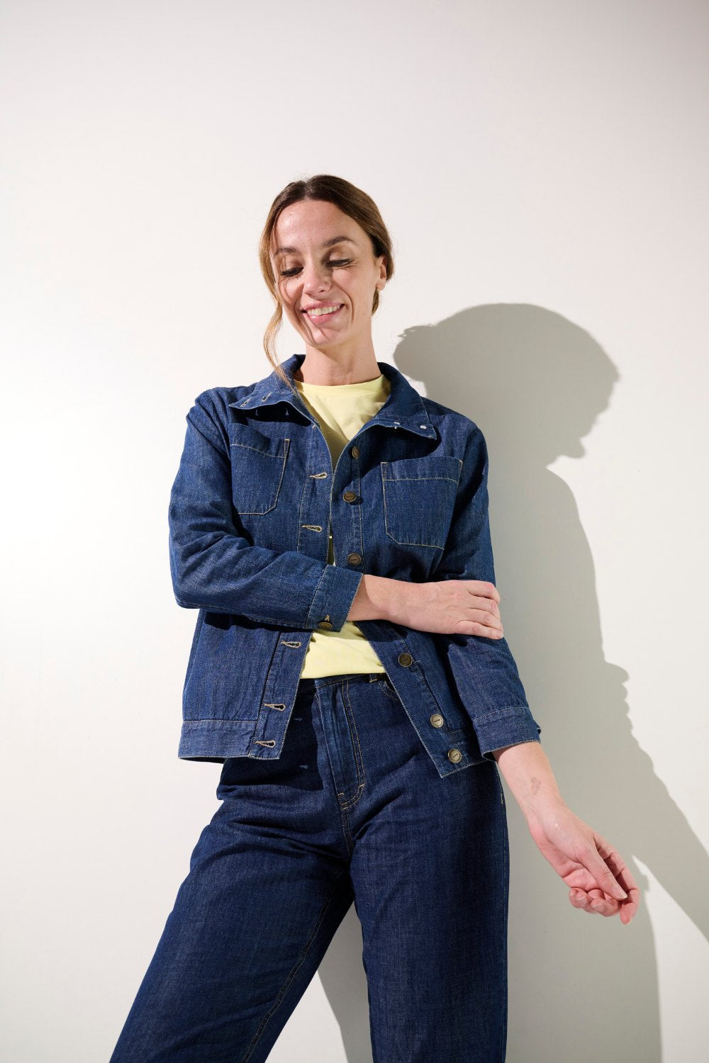 Veste anti-UV - Saint-Malo en jean pour femme, légère et élégante, offrant une protection solaire UPF 50+.