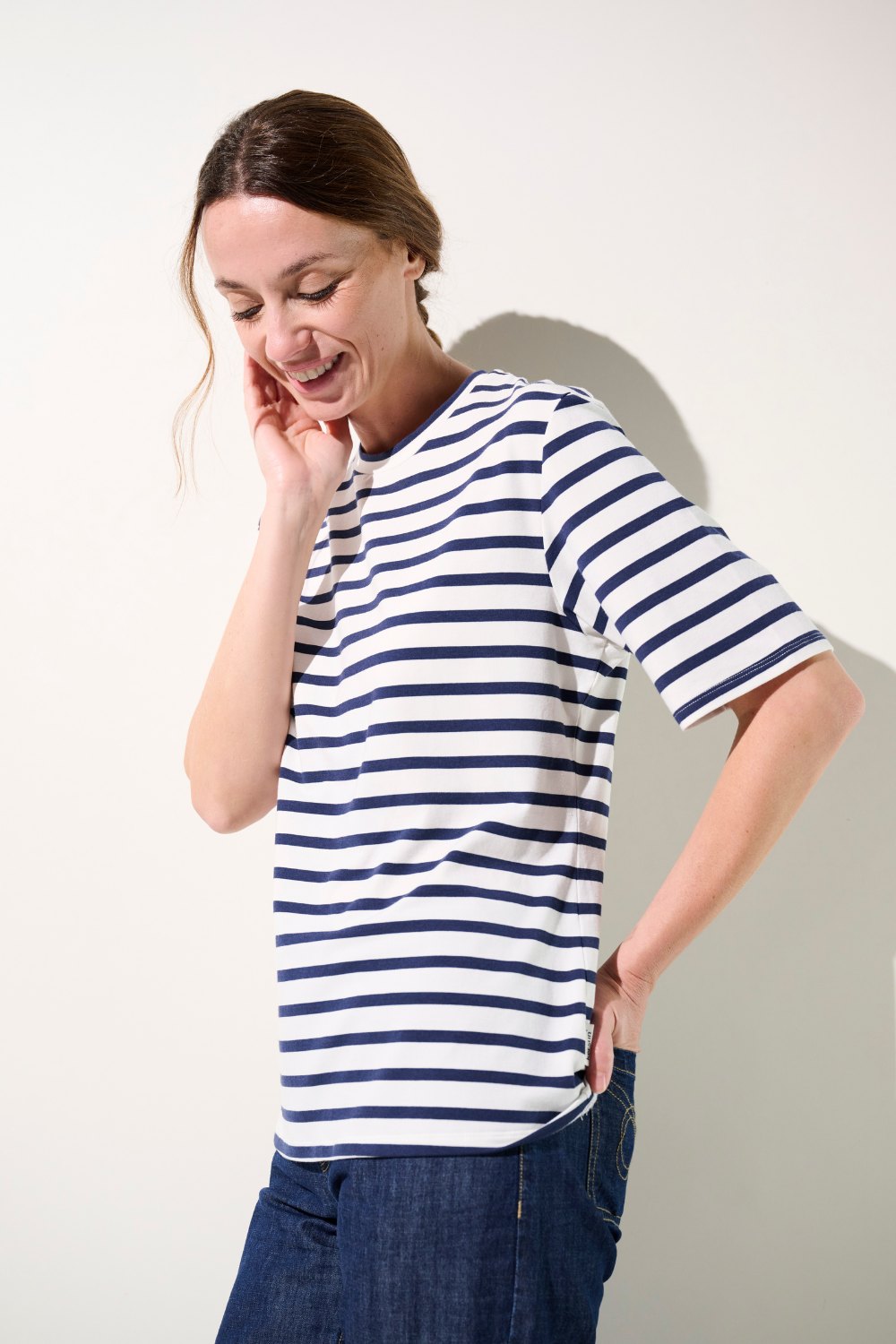 T-shirt anti-UV - Saint-Malo rayé pour femme, léger et élégant, offrant une protection solaire UPF 50+.