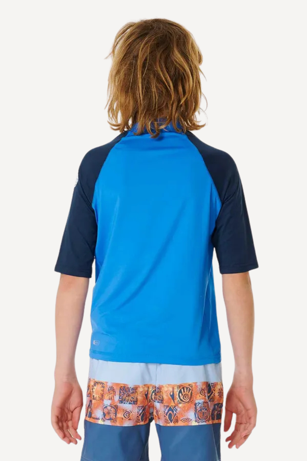 T-shirt de bain anti-UV bleu pour garçon, manches courtes et protection solaire UPF 50+, idéal pour la plage.