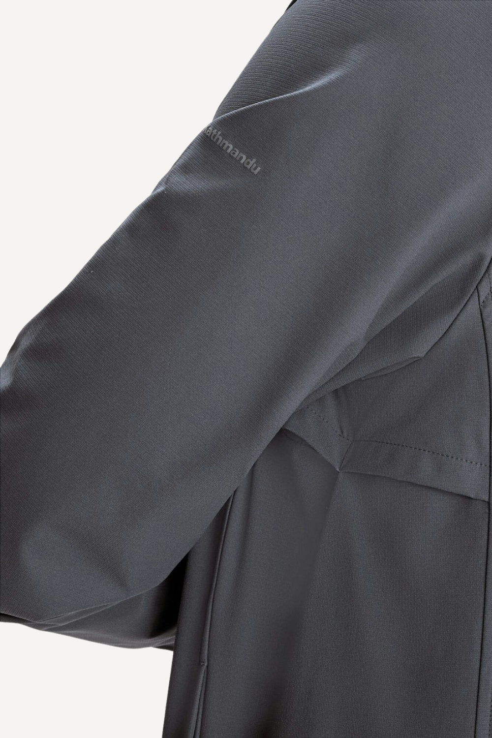 Veste anti-UV légère et respirante en gris, offrant protection solaire UPF 50+, idéale pour les activités extérieures.