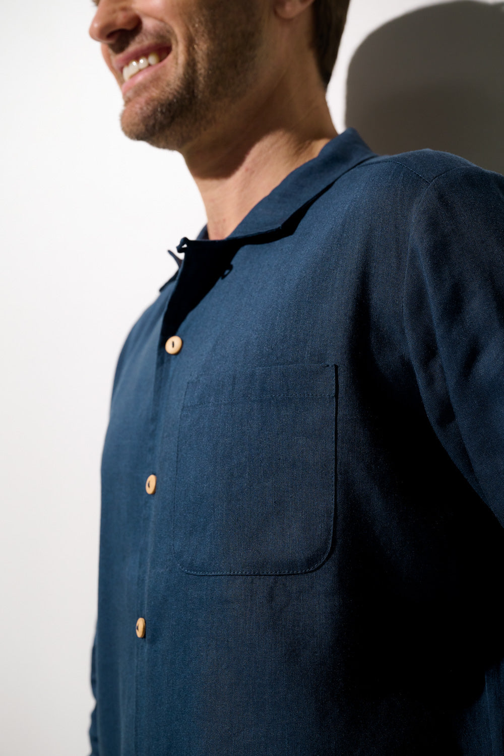 Chemise anti-UV - Sylt pour homme, couleur bleu marine, respirante et élégante, offrant protection solaire UPF 50+.