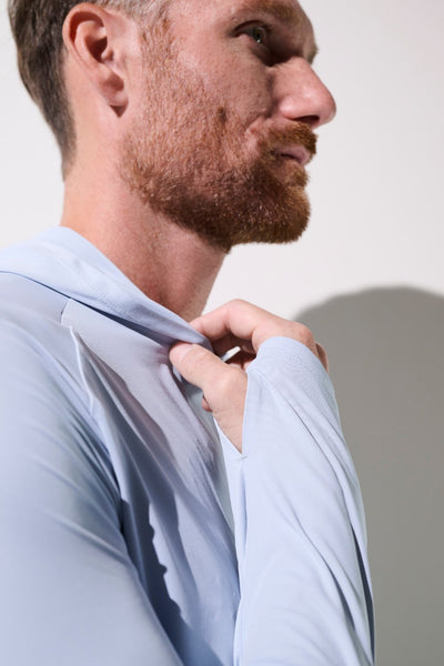 T-shirt anti-UV à capuche - Oasis pour homme, léger et respirant, offrant protection solaire UPF 50+.