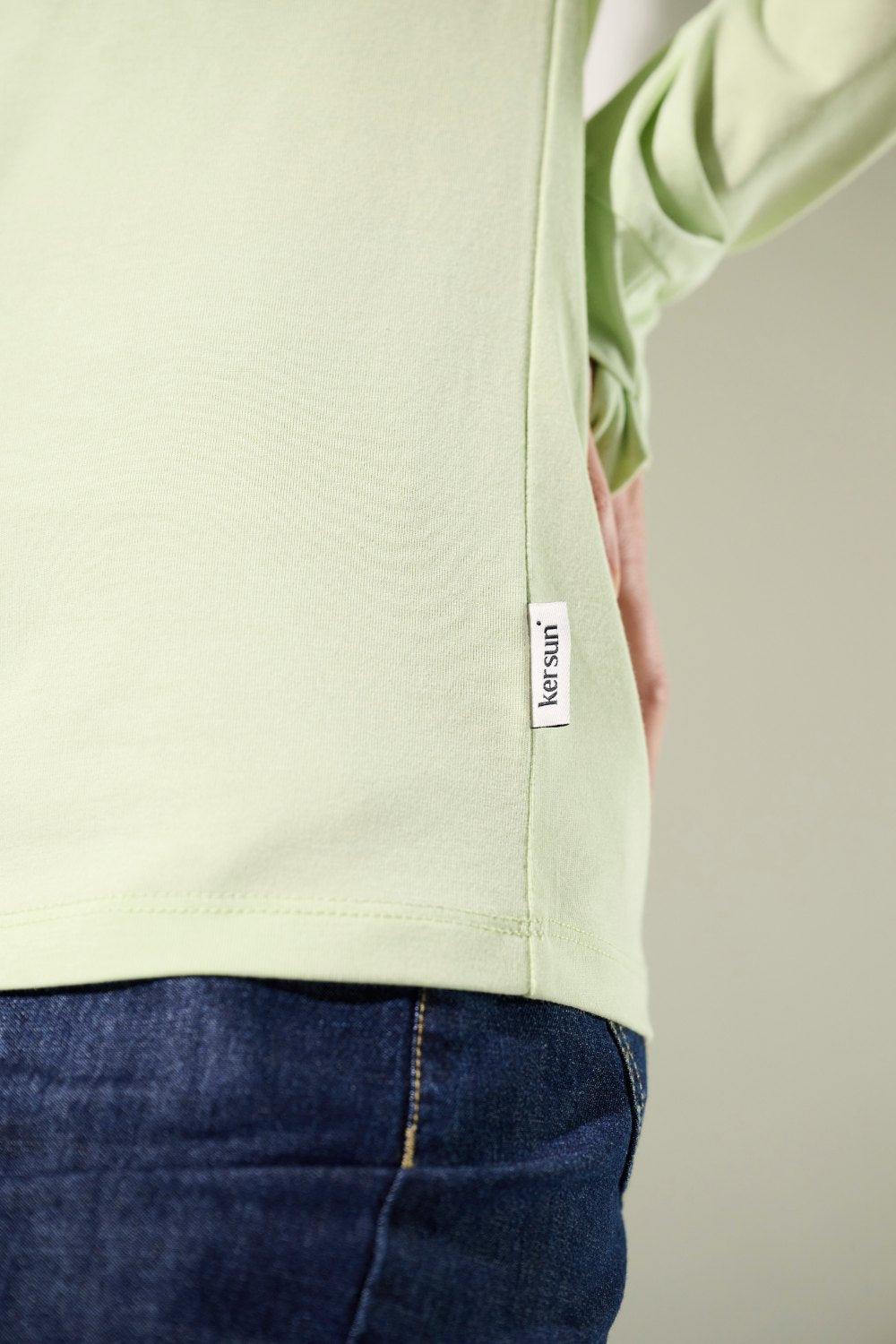 T-shirt anti-UV vert clair pour femme, léger et élégant, marque Ker Sun, protection solaire UPF 50+.