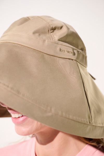 Chapeau anti-UV - Faro de Ker Sun, beige, large bord pour une protection solaire efficace.
