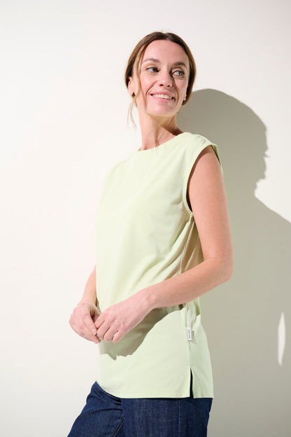 Débardeur anti-UV - Antibes vert clair pour femme, élégant et léger, offrant protection solaire UPF 50+.