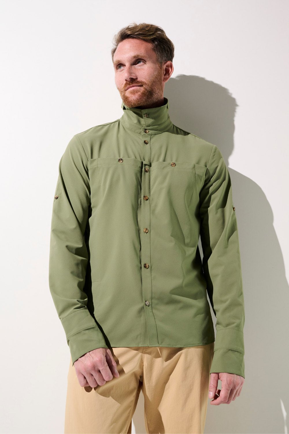 Chemise anti-UV - Sequoia pour homme en vert, légère et confortable pour les activités en plein air.