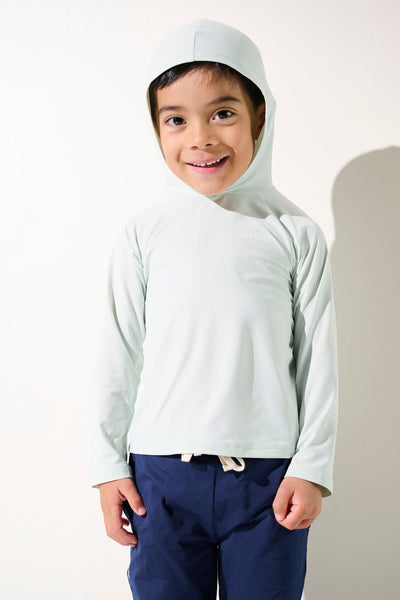 T-shirt anti-UV à capuche - Oasis, vert clair pour enfant, UPF 50+, léger et confortable pour jouer au soleil.