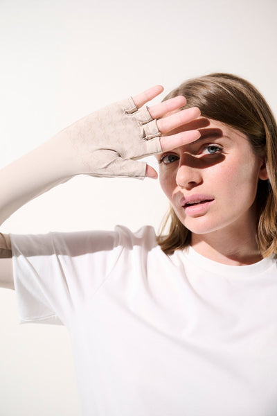 Mitaines à manches anti-UV - Mojave en beige pour femme, protection solaire UPF 50+ lors d'activités extérieures.