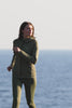 Femme en veste anti-UV Boston, vert olive, UPF 50+, courant au bord de la mer, protection solaire.
